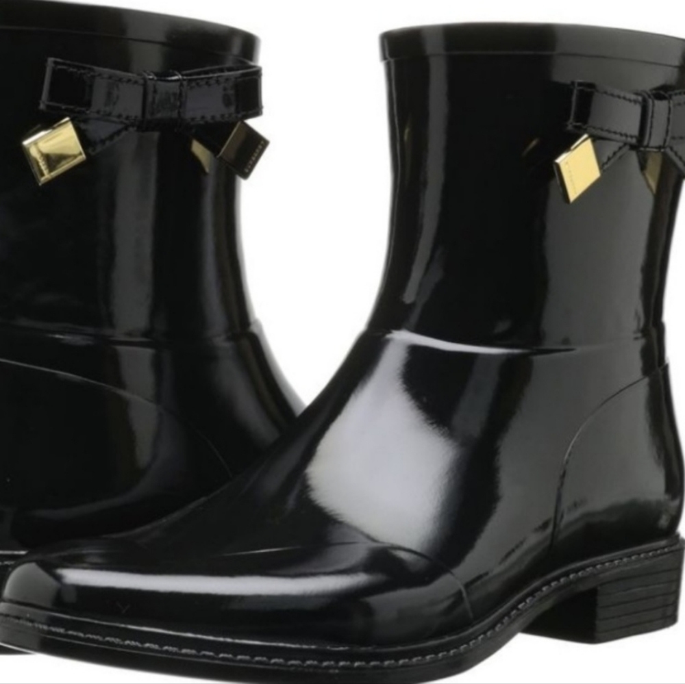 FlASH SALE BURBERRY Rain Boots AUTHENTIC